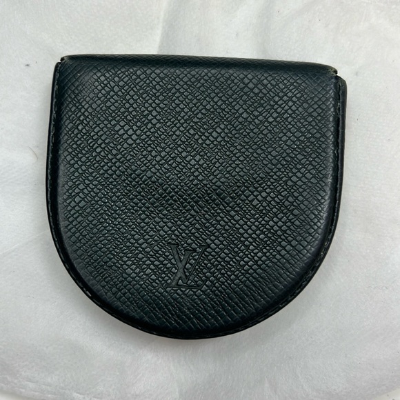 Louis Vuitton Handbags - Authentic Louis Vuitton taiga green leather small leather good